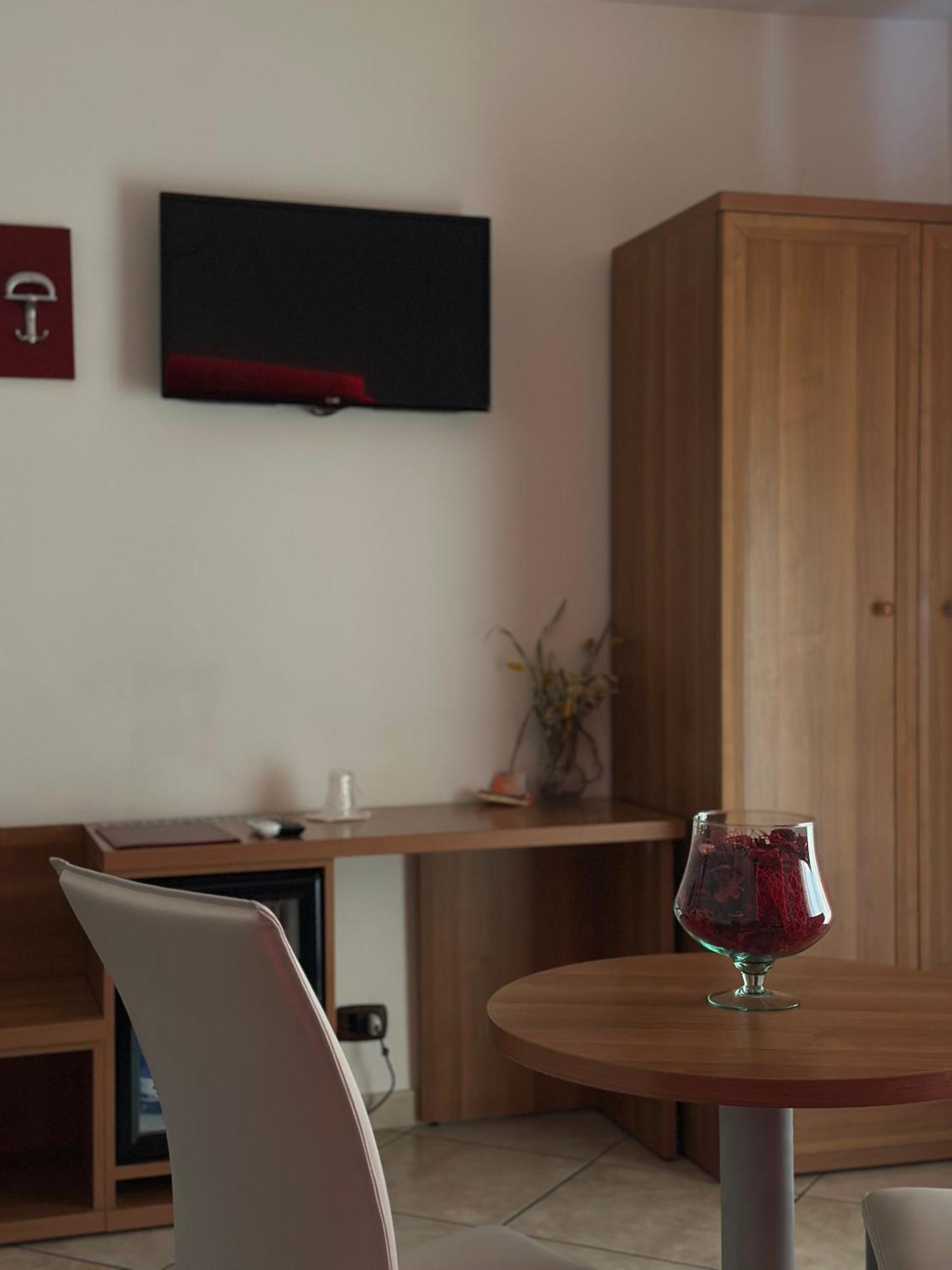 Hotel Il Giardino Degli Aranci โนลา ภายนอก รูปภาพ