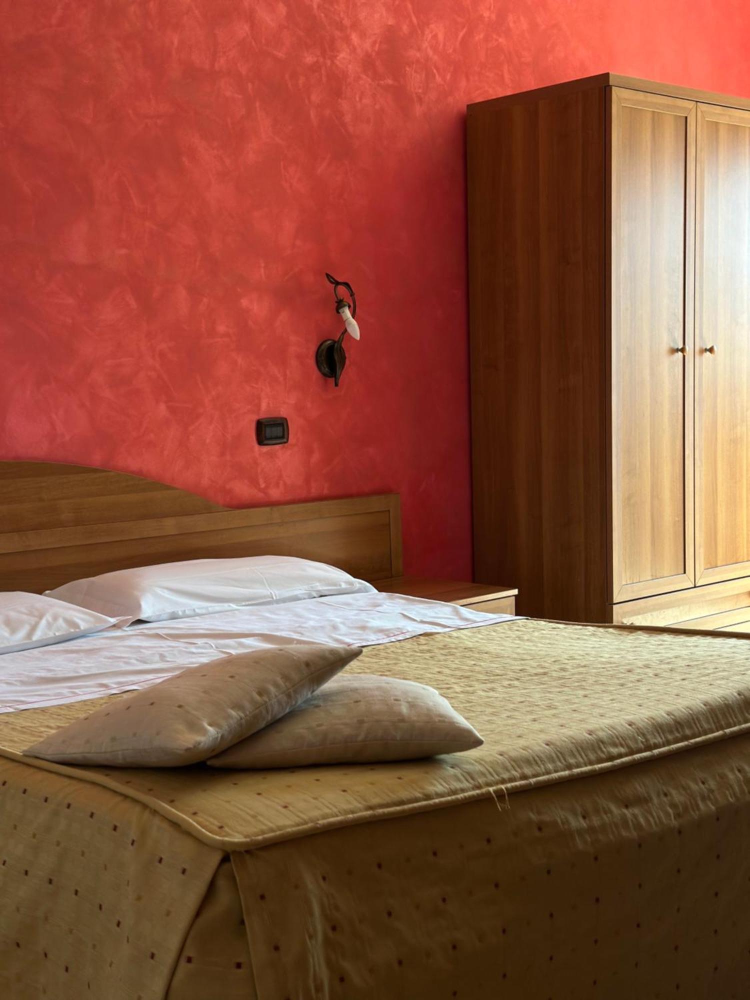 Hotel Il Giardino Degli Aranci โนลา ภายนอก รูปภาพ