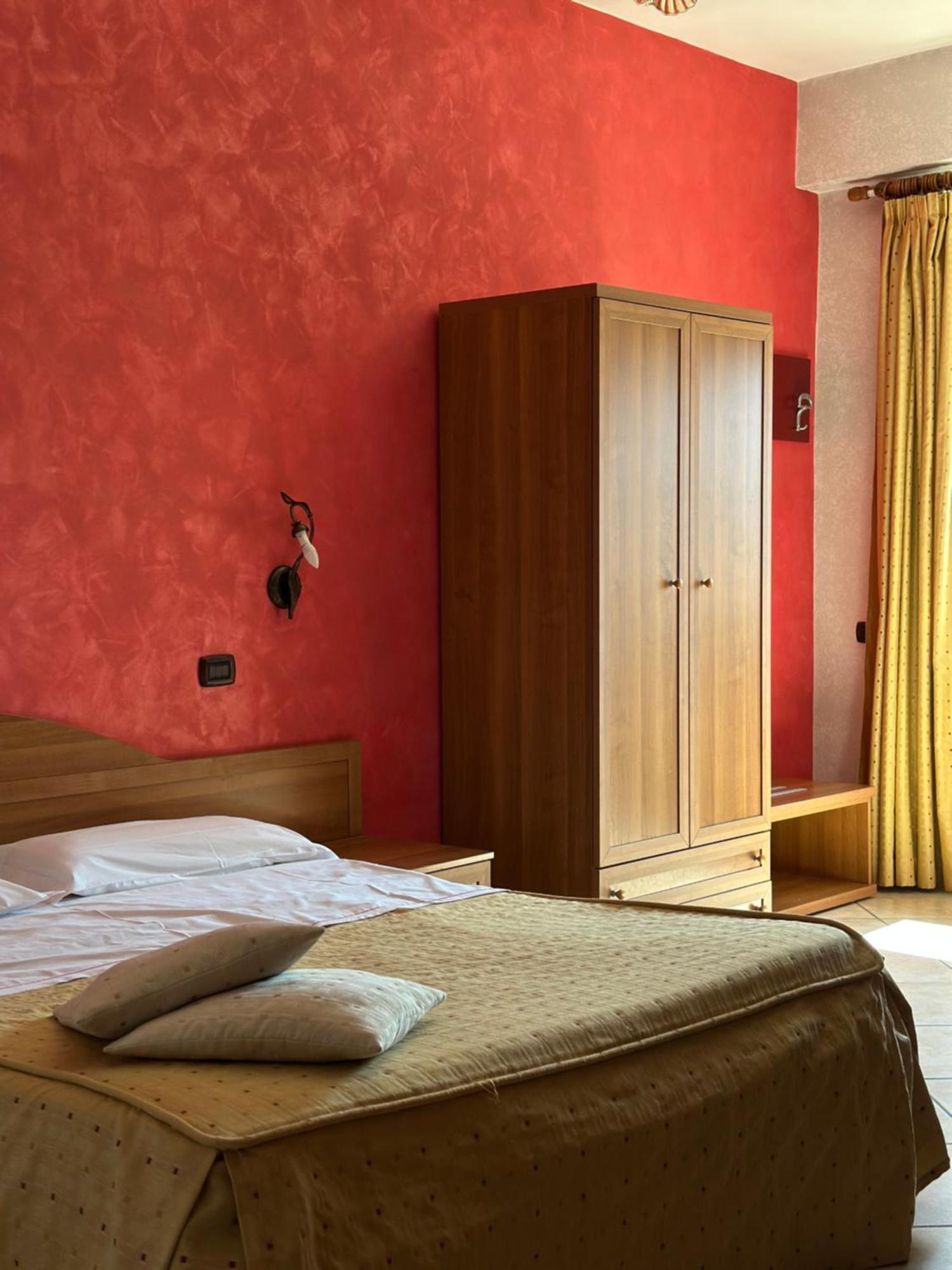 Hotel Il Giardino Degli Aranci โนลา ภายนอก รูปภาพ