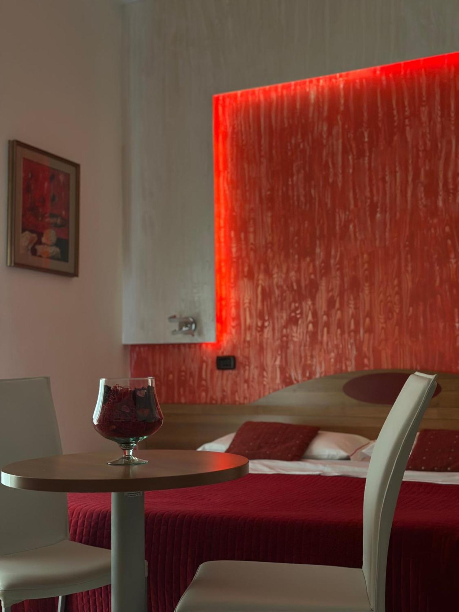 Hotel Il Giardino Degli Aranci โนลา ภายนอก รูปภาพ