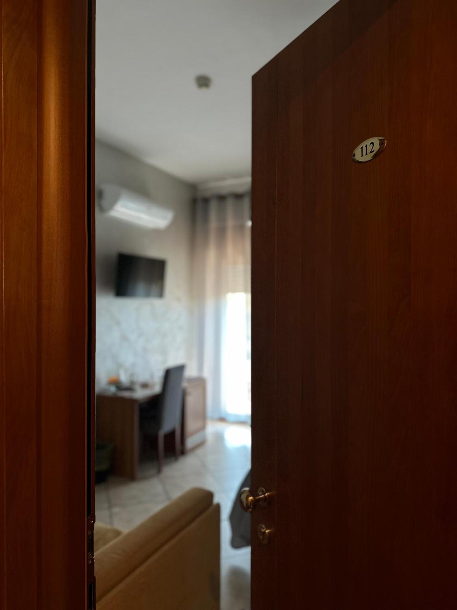 Hotel Il Giardino Degli Aranci โนลา ภายนอก รูปภาพ