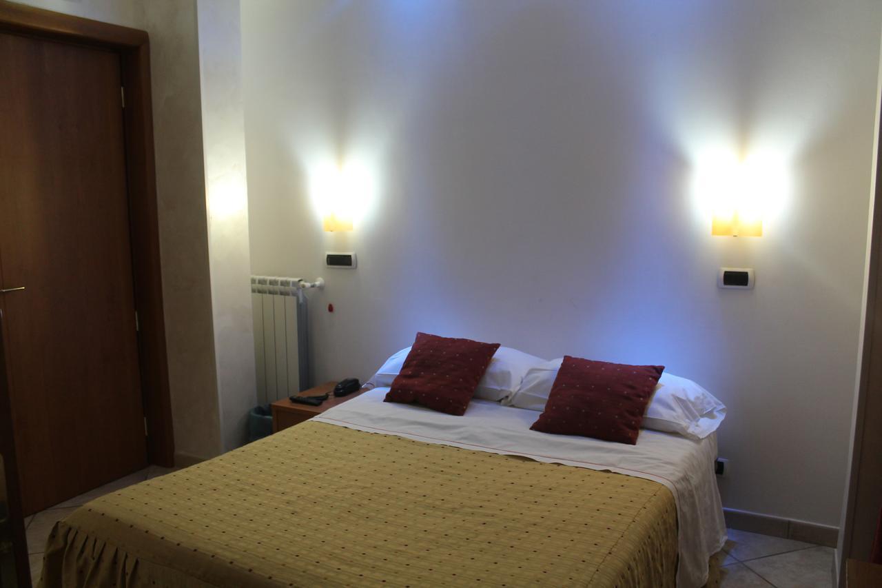 Hotel Il Giardino Degli Aranci โนลา ภายนอก รูปภาพ