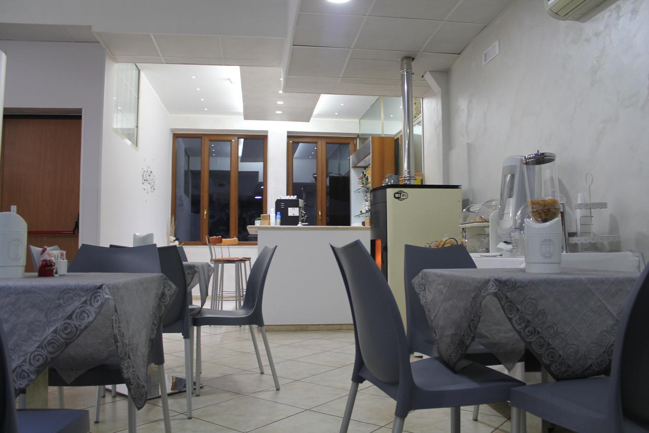 Hotel Il Giardino Degli Aranci โนลา ภายนอก รูปภาพ