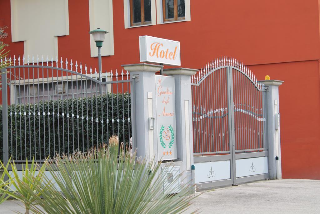 Hotel Il Giardino Degli Aranci โนลา ภายนอก รูปภาพ