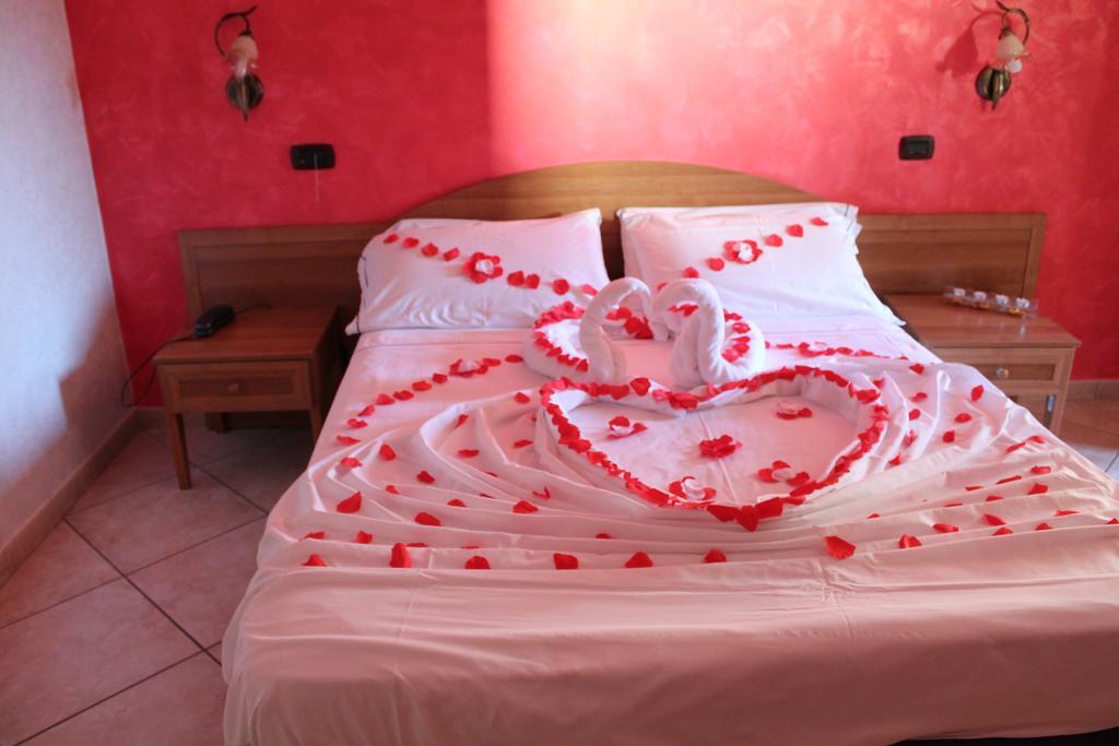 Hotel Il Giardino Degli Aranci โนลา ภายนอก รูปภาพ